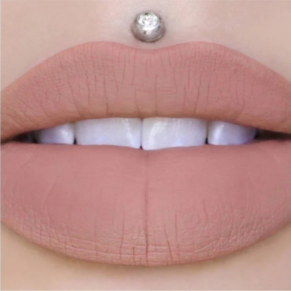 *Final Price* Jeffree Star Supreme Gloss fully pigmented, Mannequin, NIB